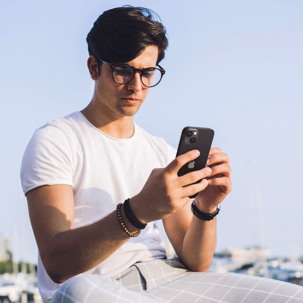 SCHUTZ FÜR DIE KAMERA SPIGEN OPTIK.TR "EZ FIT" KAMERASCHUTZ 2-PAK IPHONE 14 / 14 PLUS SCHWARZ