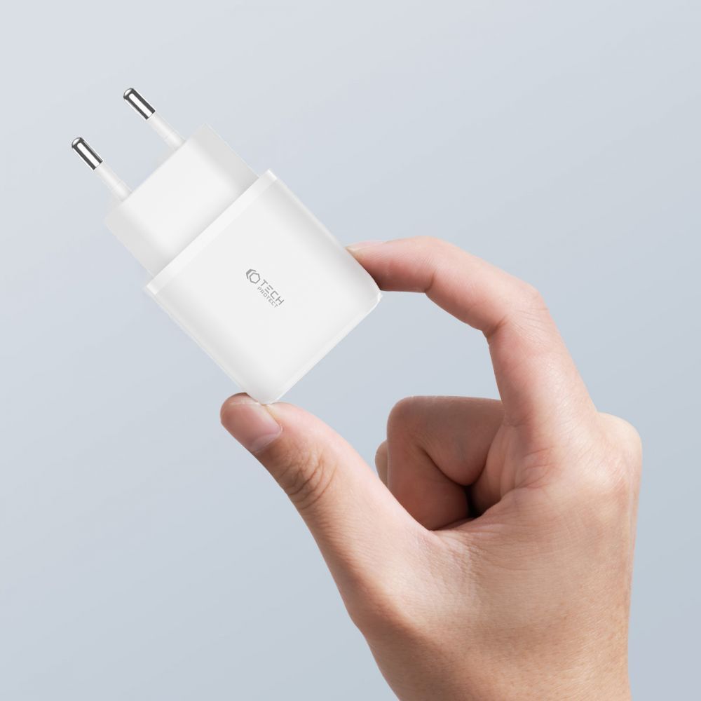 NETZLADEGERÄT FÜR HANDY UND TABLET TECH-PROTECT C20W 2-PORT NETZLADEGERÄT PD20W/QC3.0 + LIGHTNING-KABEL WEISS