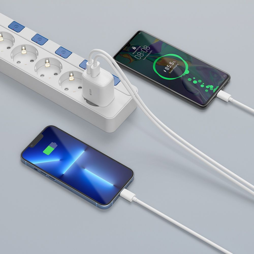 NETZLADEGERÄT FÜR HANDY UND TABLET TECH-PROTECT C20W 2-PORT NETZLADEGERÄT PD20W/QC3.0 + LIGHTNING-KABEL WEISS