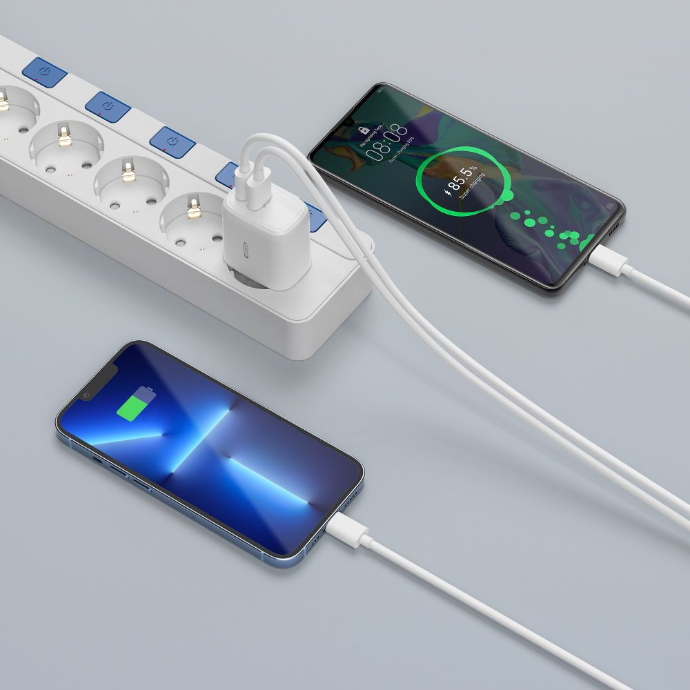 NETZLADEGERÄT FÜR HANDY UND TABLET TECH-PROTECT C20W 2-PORT NETZLADEGERÄT PD20W/QC3.0 WEISS